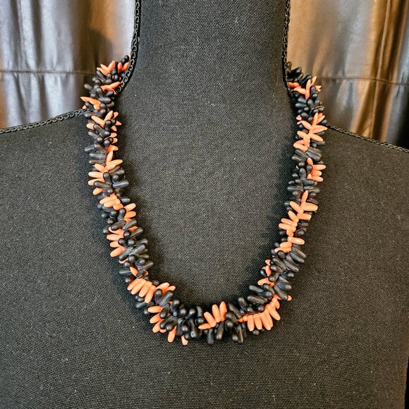 Fun Black/Coral Colored Necklace - Picture 4 of 7